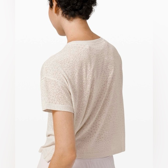 Lululemon Cates Tee - Picture 2 of 6